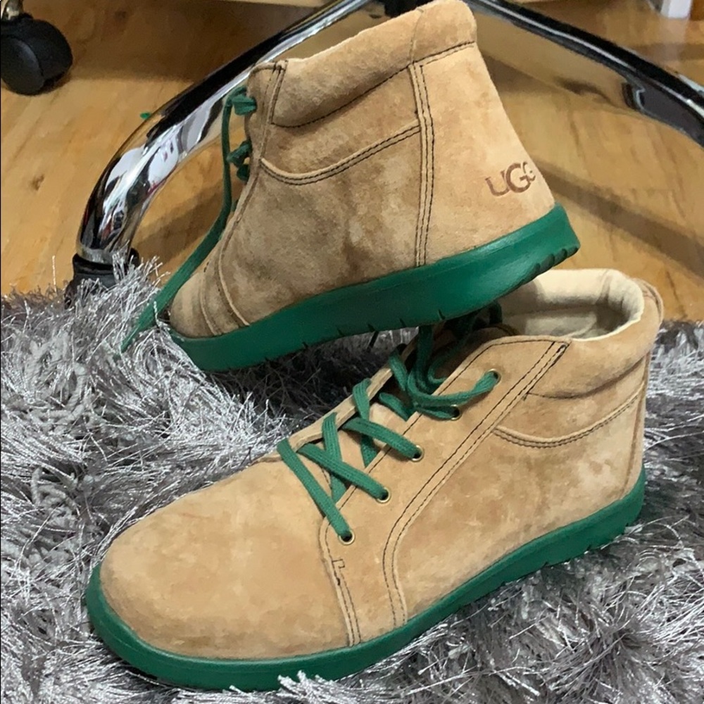 Barely worn Ugg booties